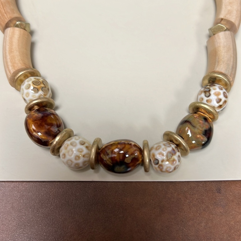 NWT-Charlie Paige Statement Necklace-Boho-Wooden Beads-Whimsy - Picture 3 of 4